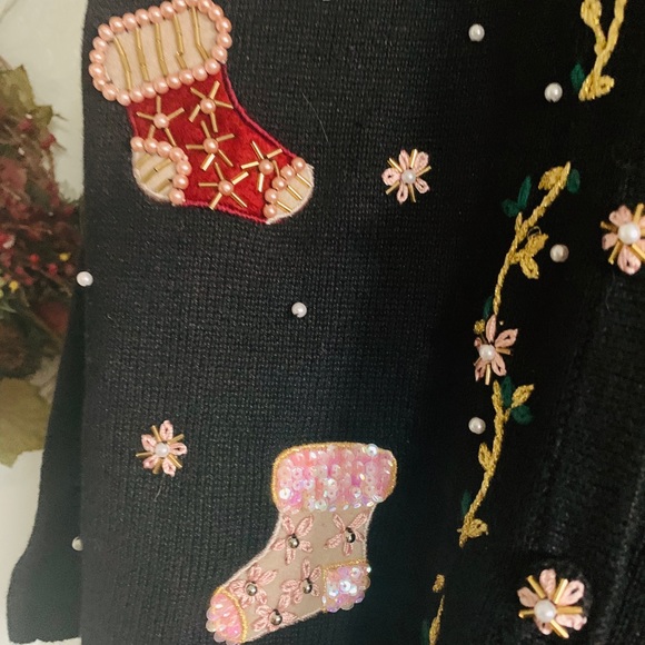 Christmas Sweater - Picture 5 of 8